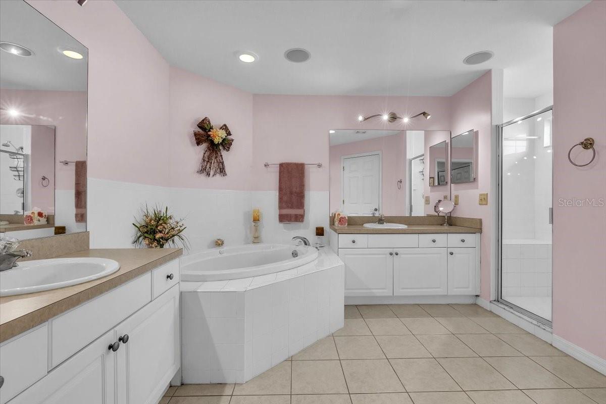 RIO GOLF VILLAS - Residential