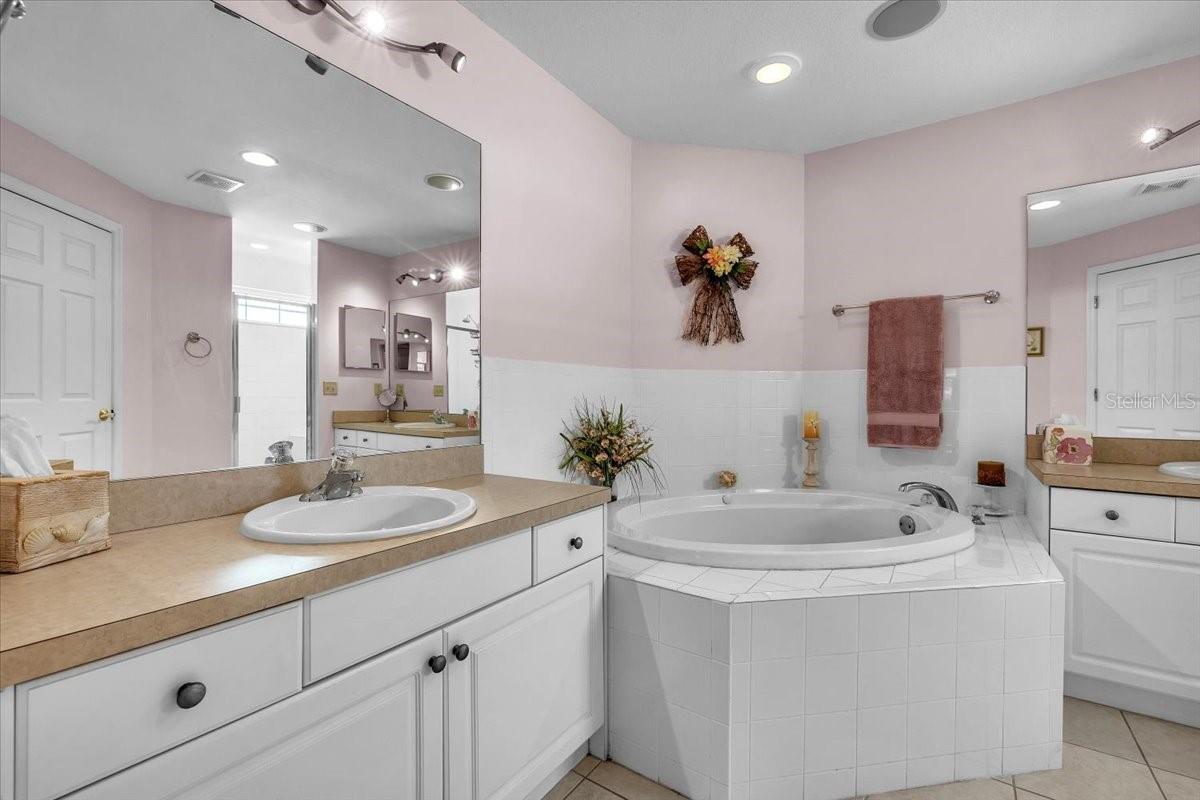 RIO GOLF VILLAS - Residential