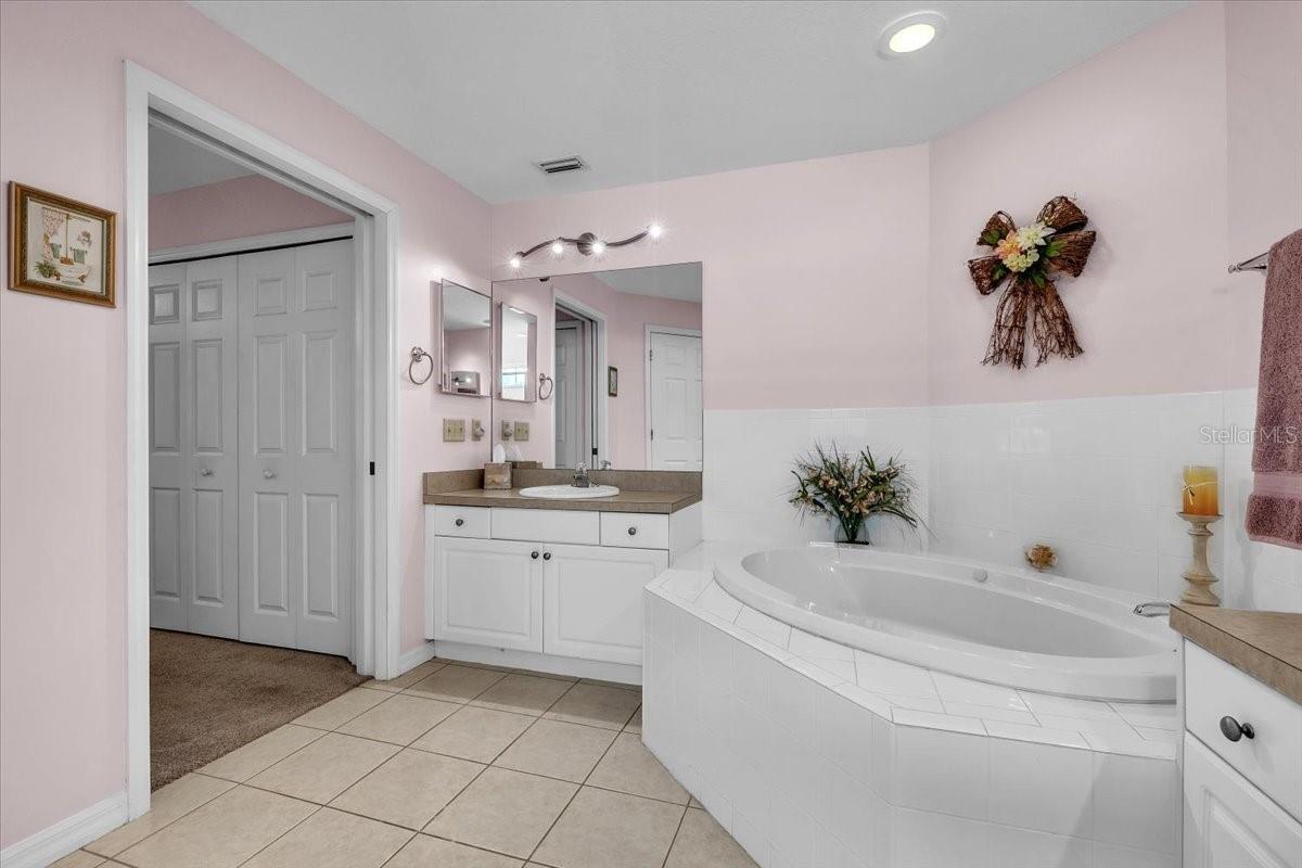 RIO GOLF VILLAS - Residential