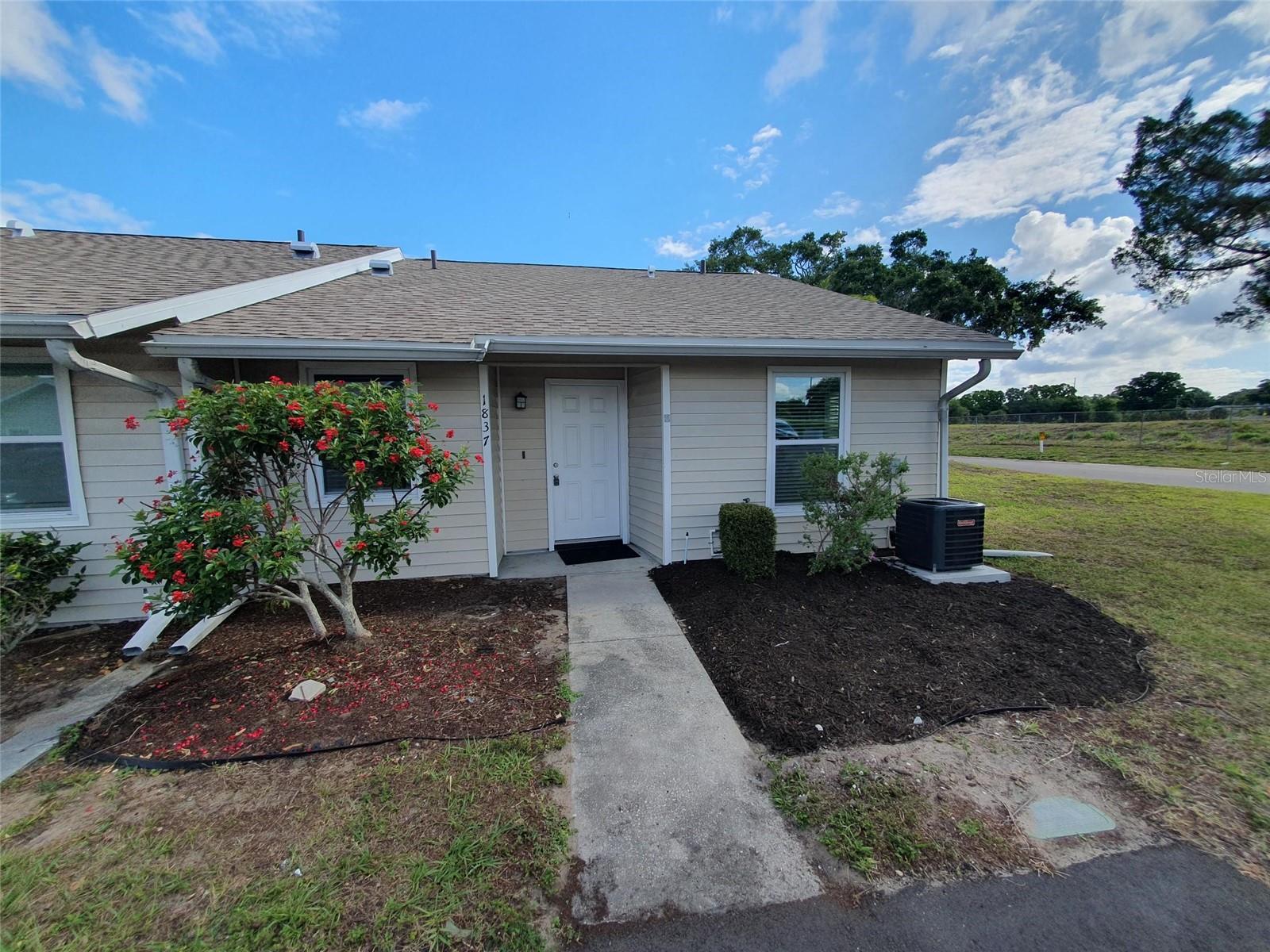 HIDDEN LAKE VILLAS - Residential Lease