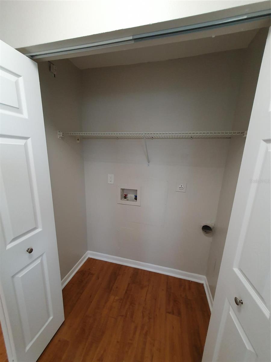HIDDEN LAKE VILLAS - Residential Lease