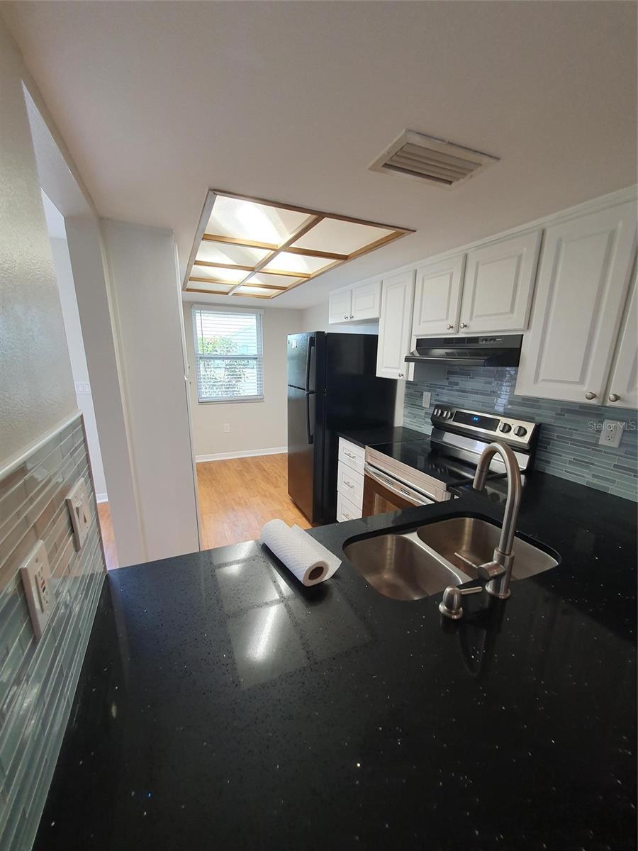 HIDDEN LAKE VILLAS - Residential Lease