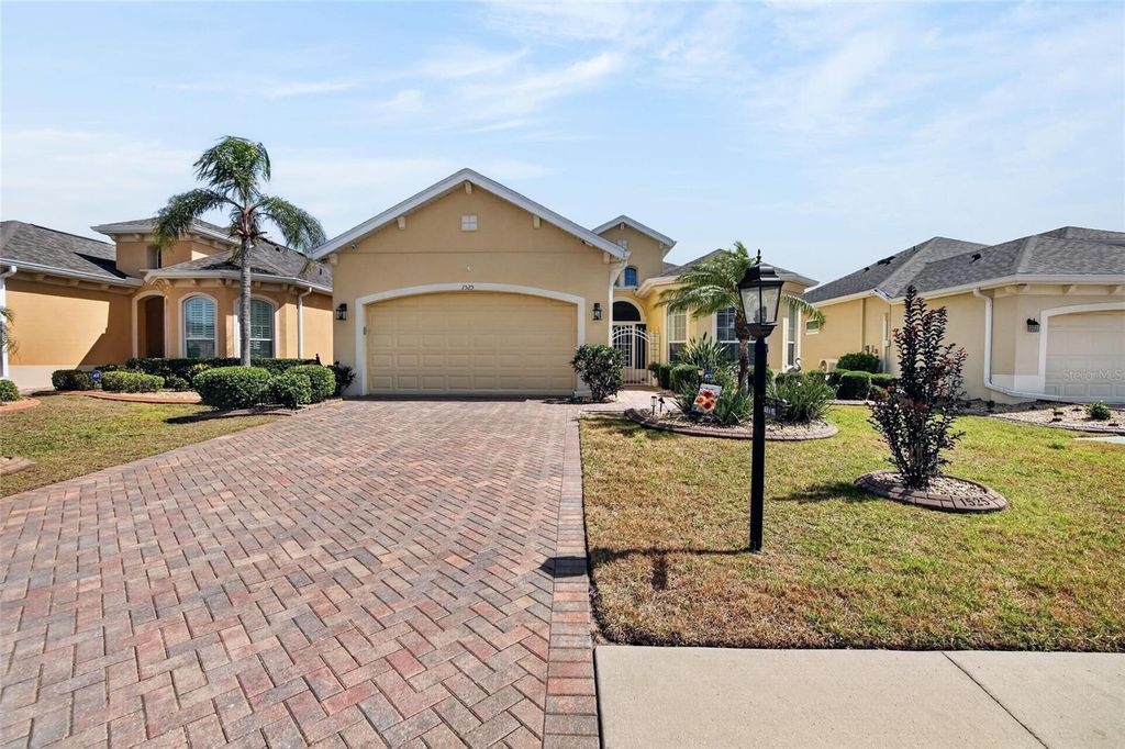 Photo of 1525 Emerald Dunes Drive, Sun City Center, FL 33573 (MLS # TB8506035)