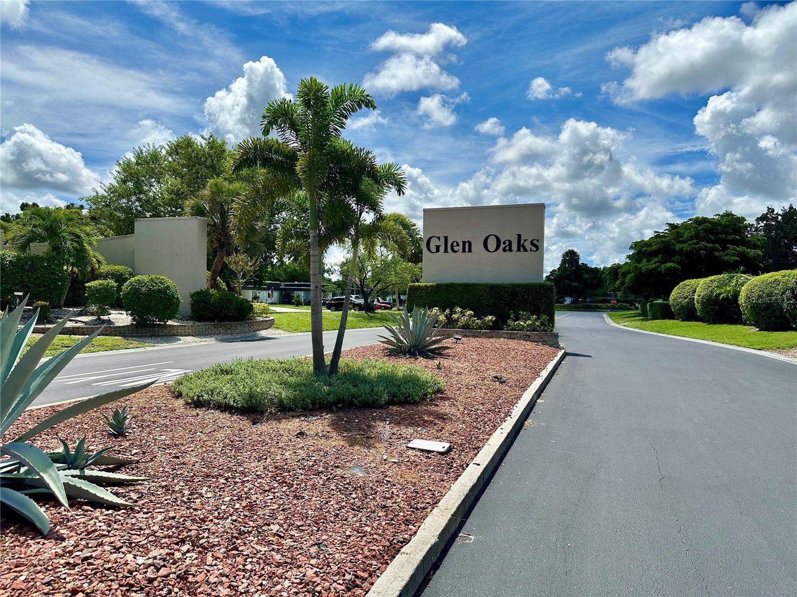 1330 GLEN OAKS DRIVE E 370D