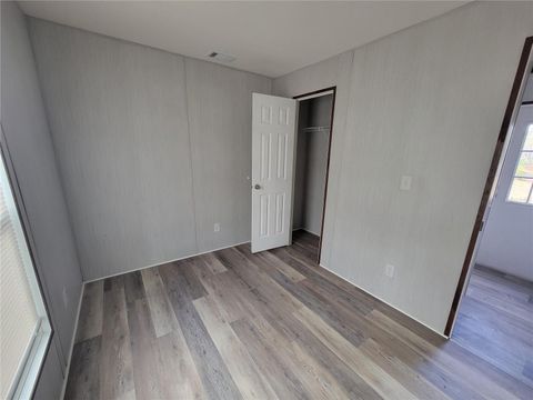 Tiny photo for 18303 SE 20th Place, Silver Springs, FL 34488 (MLS # OM715784)