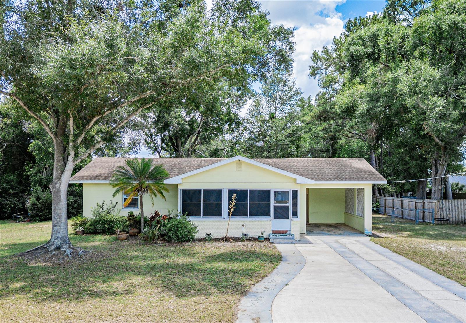 Welcome to 132 Kinstle Ave—a well-kept 2-bedroom, 2-bath home offering 1,212 sq ft of living space with classic character and smart updates throughout. Built in 1953, this home features original hardwood floors, tile in the kitchen and bathrooms, and an A/C-cooled Florida room that adds extra livable space up front.
The kitchen is equipped with granite countertops, refrigerator, and a range oven with built-in air fryer. The updated primary bathroom includes quartz countertops and a clean, modern look.
Outside, you’ll find an oversized yard with plenty of space to park your RV or boat, plus a long driveway and covered carport. No HOA restrictions here—just room to spread out and enjoy.
Centrally located near I-4, Hwy 92, and the Polk Parkway, this home offers quick access to downtown Auburndale, Lake Myrtle Sports Complex, the TECO Trail, and local parks. A solid home with great bones and location—ready for its next chapter.