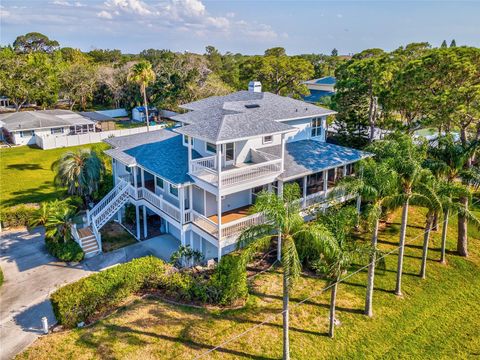 A home in PALM HARBOR