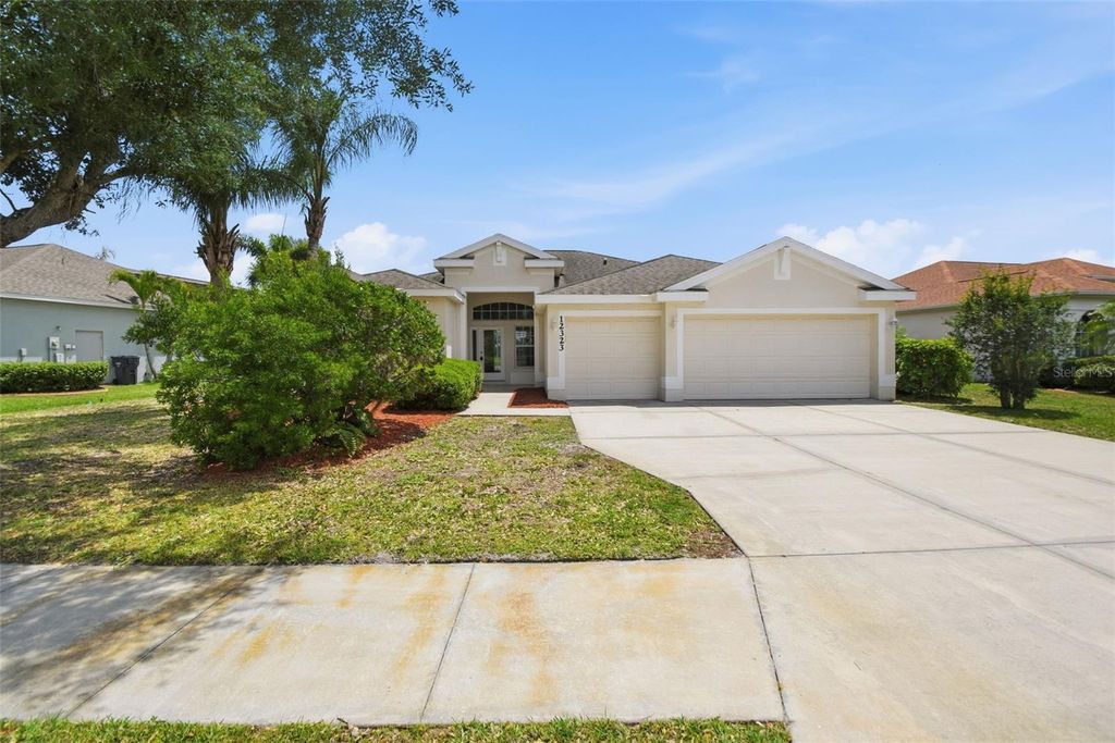Photo of 12323 30th Street E, Parrish, FL 34219 (MLS # O6401884)