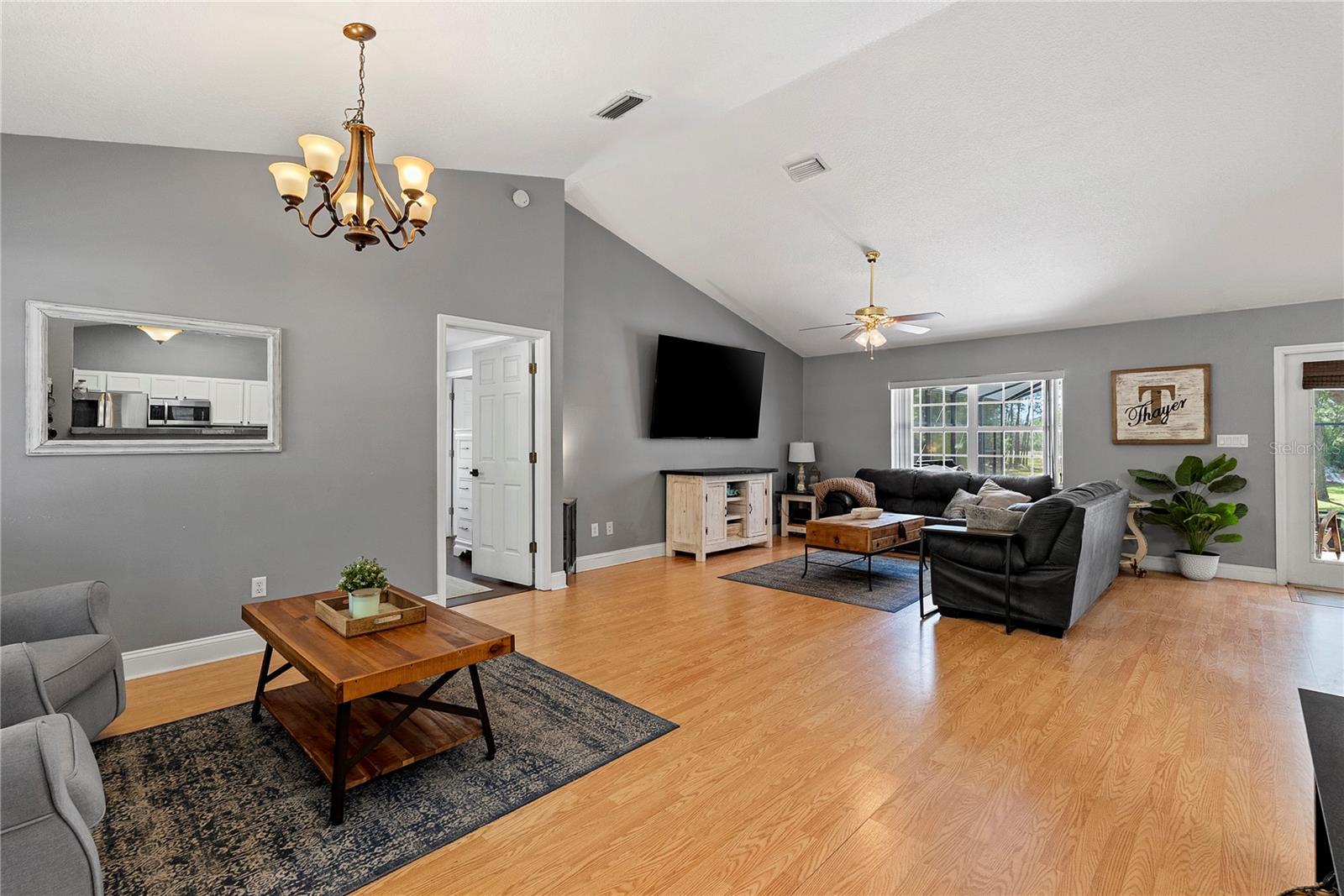 ROYAL TRAILS UNIT 01 - Residential