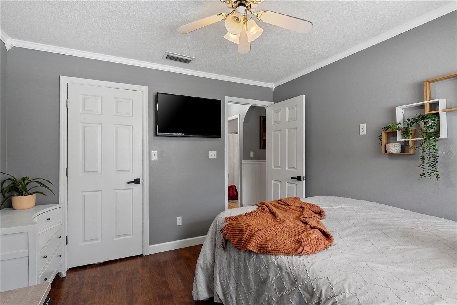 ROYAL TRAILS UNIT 01 - Residential