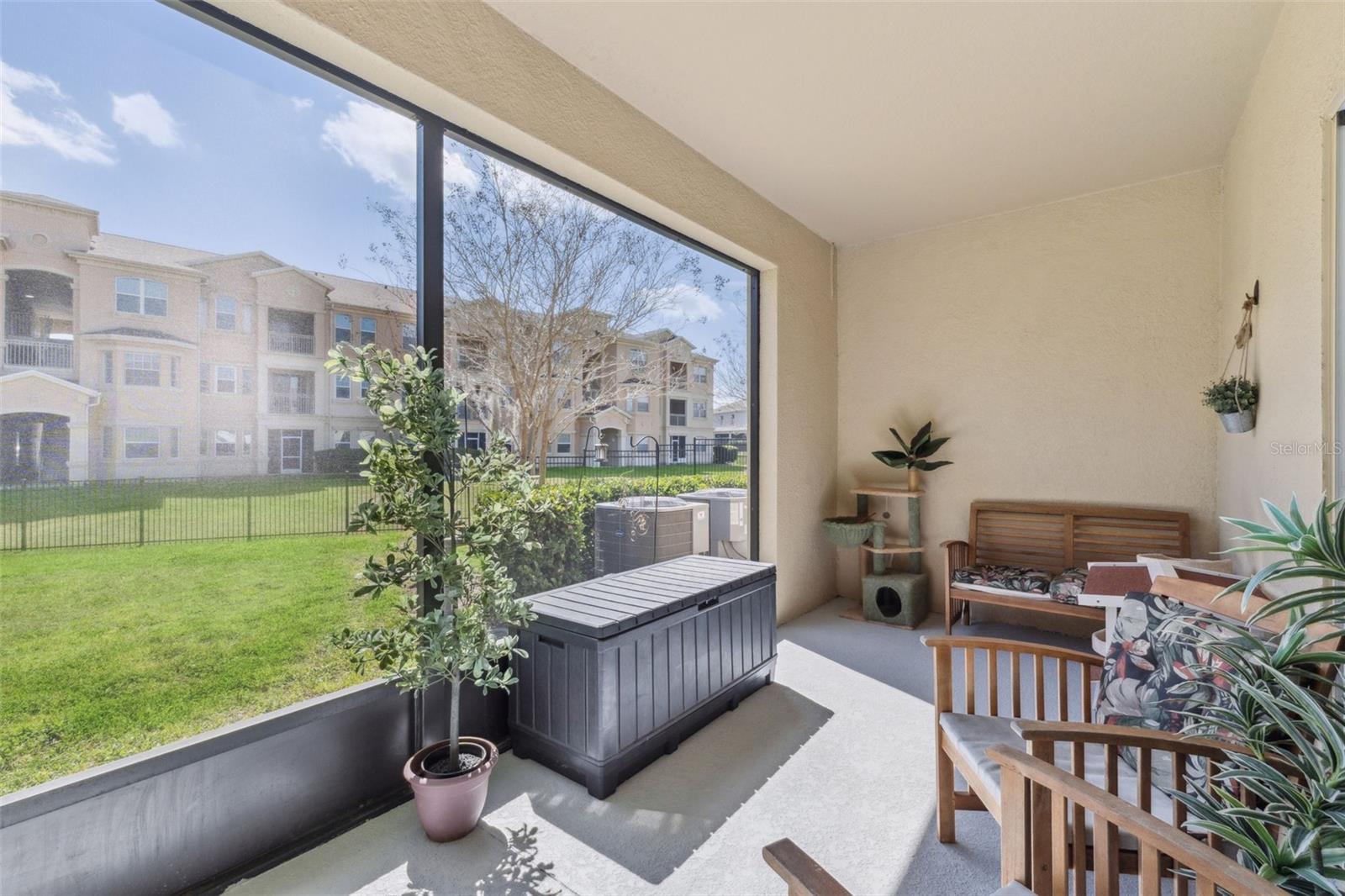 LAKE BLUFF/TOWN CENTER EAST-PH - Residential