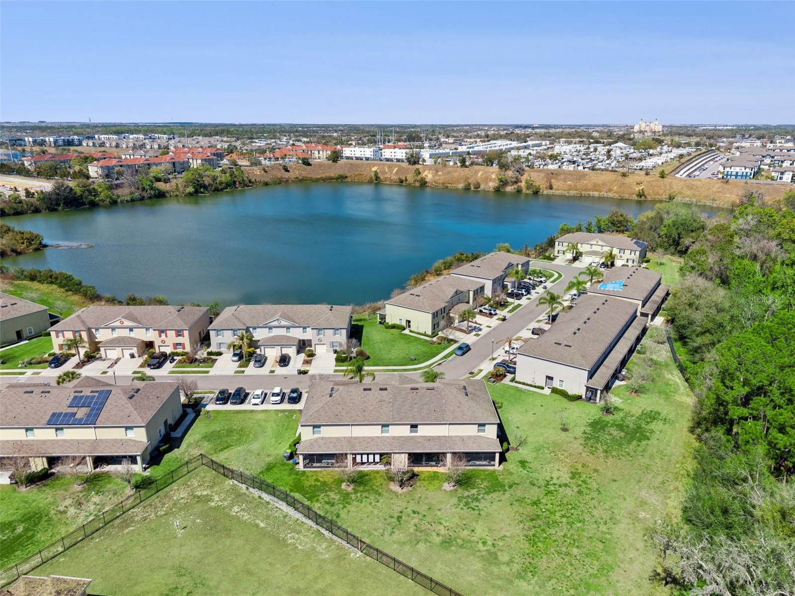 LAKE BLUFF/TOWN CENTER EAST-PH - Residential