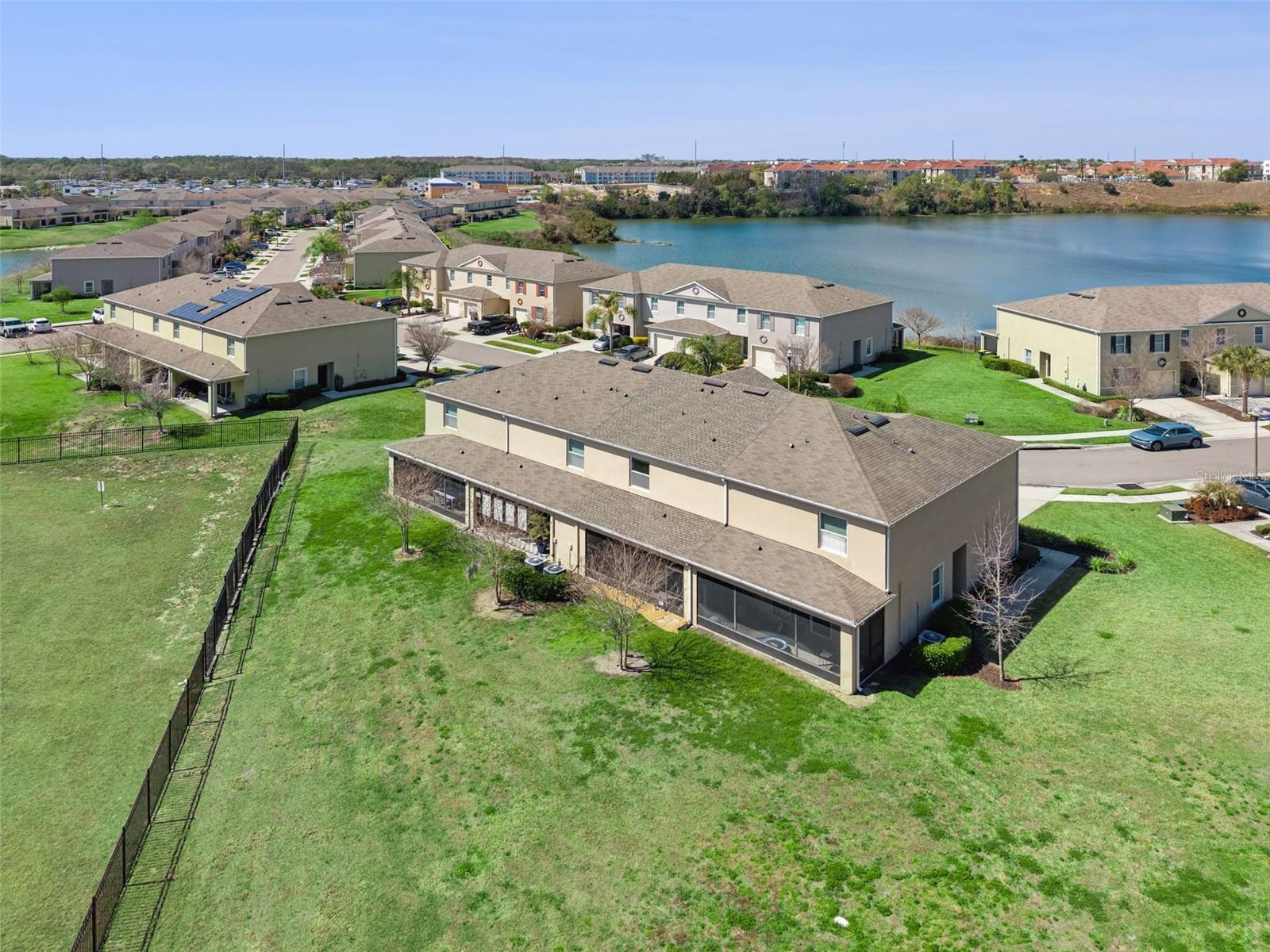 LAKE BLUFF/TOWN CENTER EAST-PH - Residential