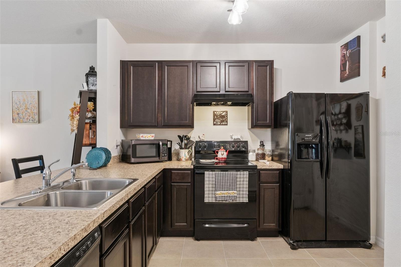 LAKE BLUFF/TOWN CENTER EAST-PH - Residential