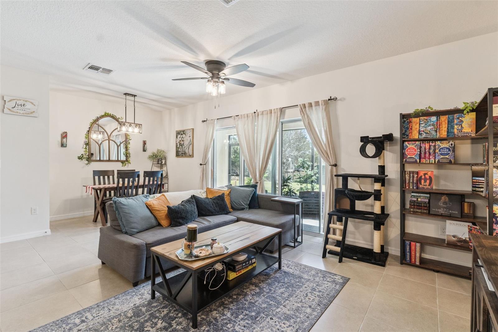 LAKE BLUFF/TOWN CENTER EAST-PH - Residential