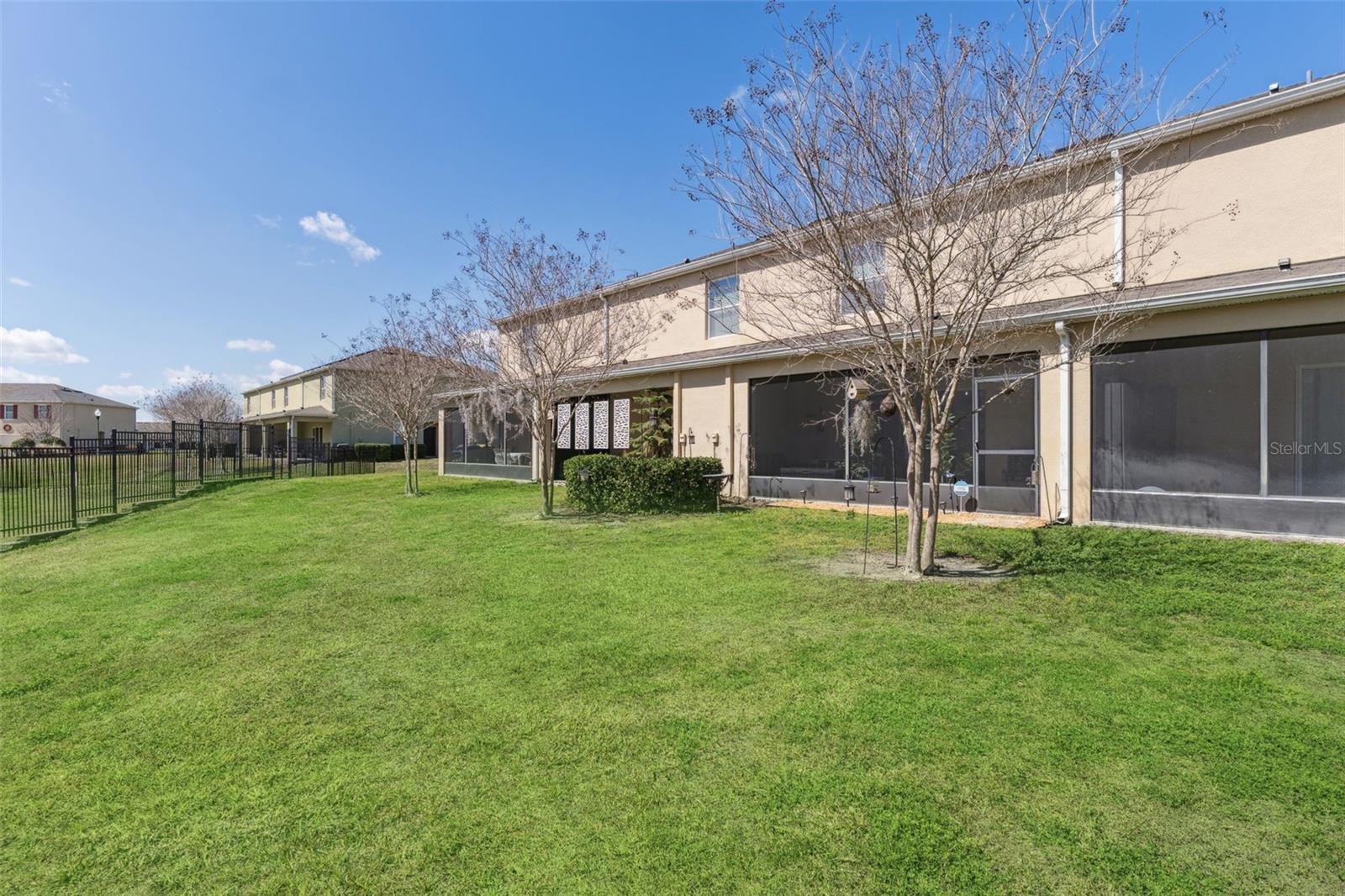 LAKE BLUFF/TOWN CENTER EAST-PH - Residential