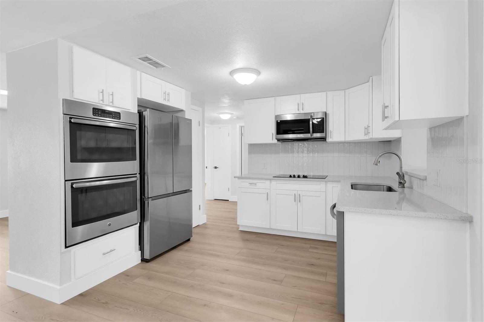 GOLDEN ACRES - Residential