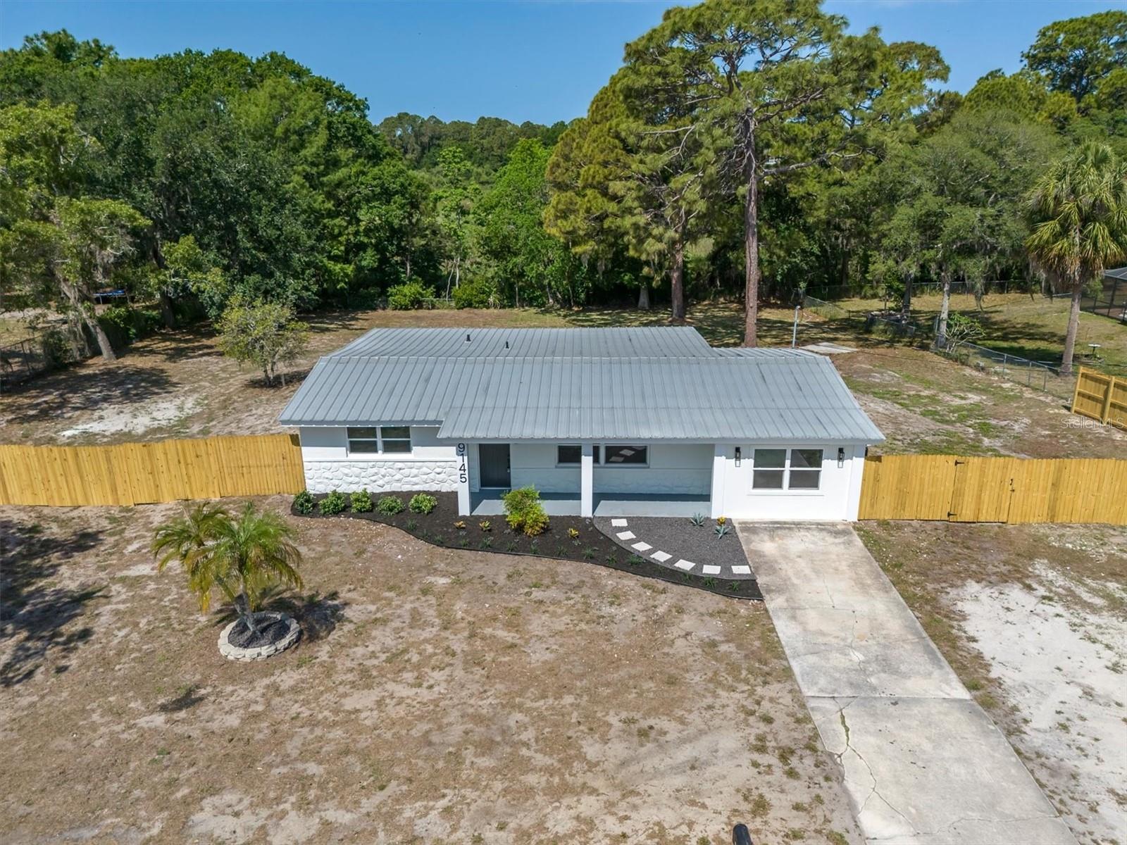 GOLDEN ACRES - Residential