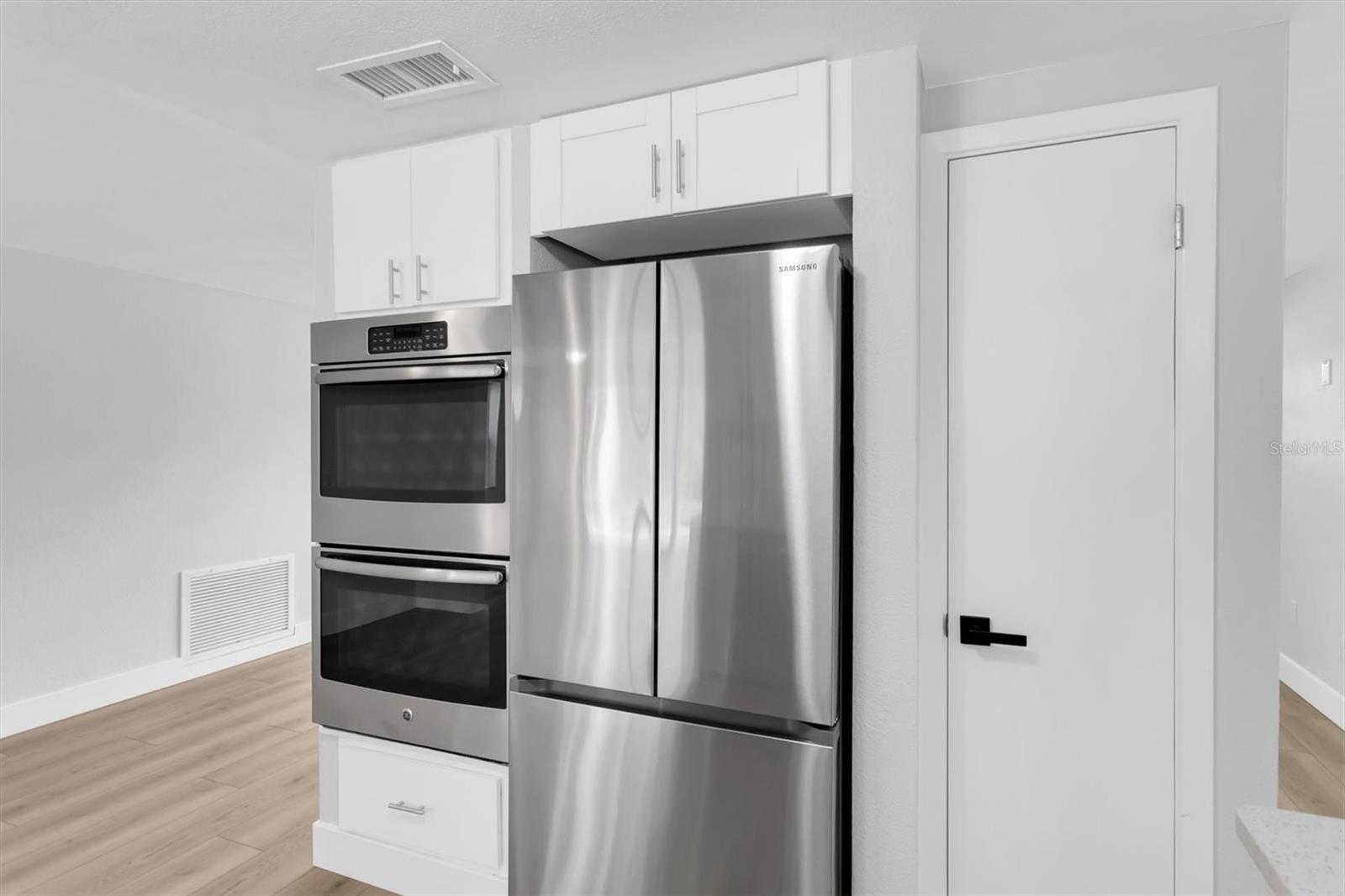 GOLDEN ACRES - Residential