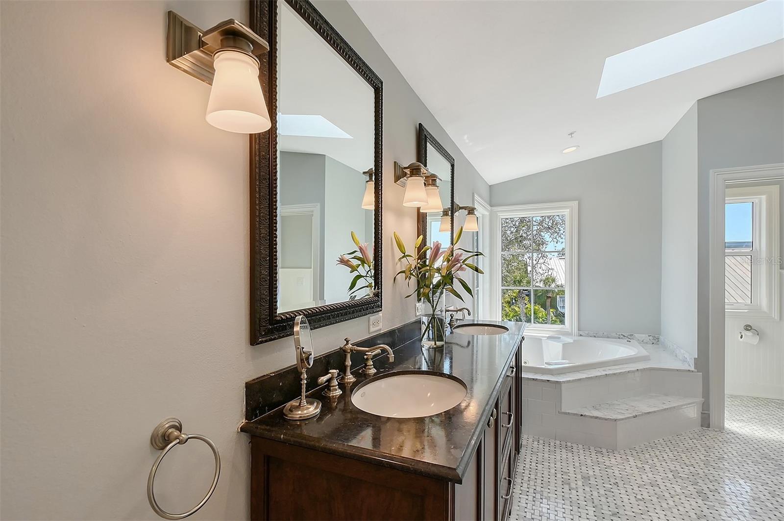 SIESTA COVE SUB - Residential