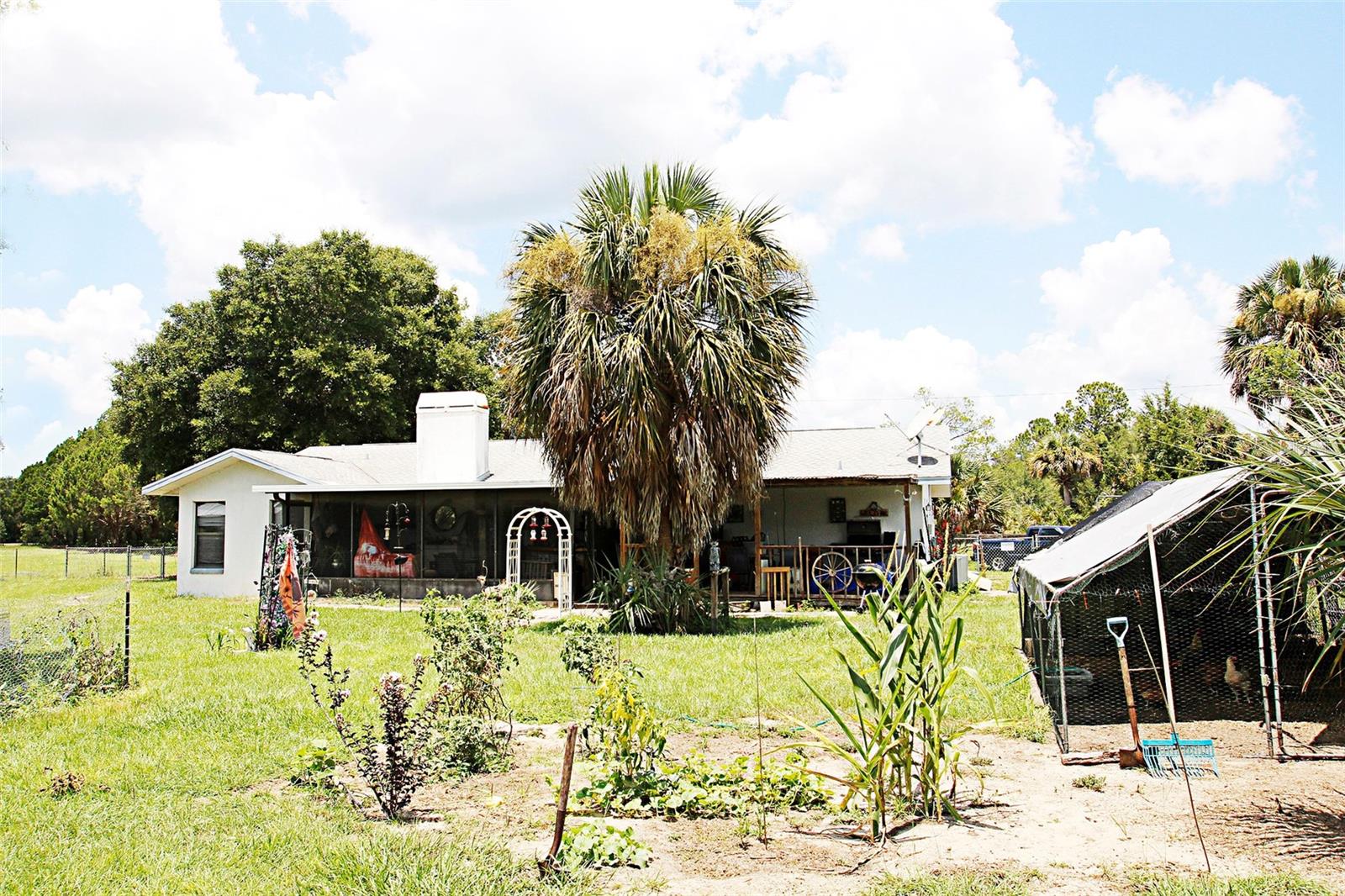 7615 N LAZY TRAIL