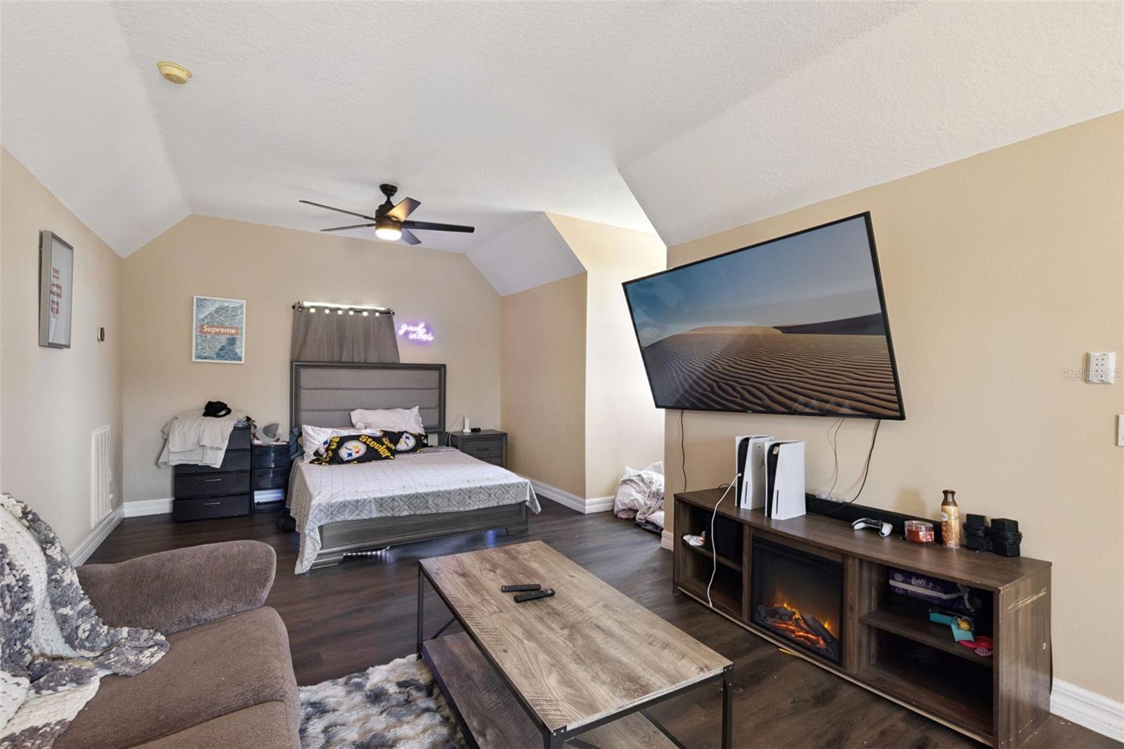 RED FOX RUN - Residential