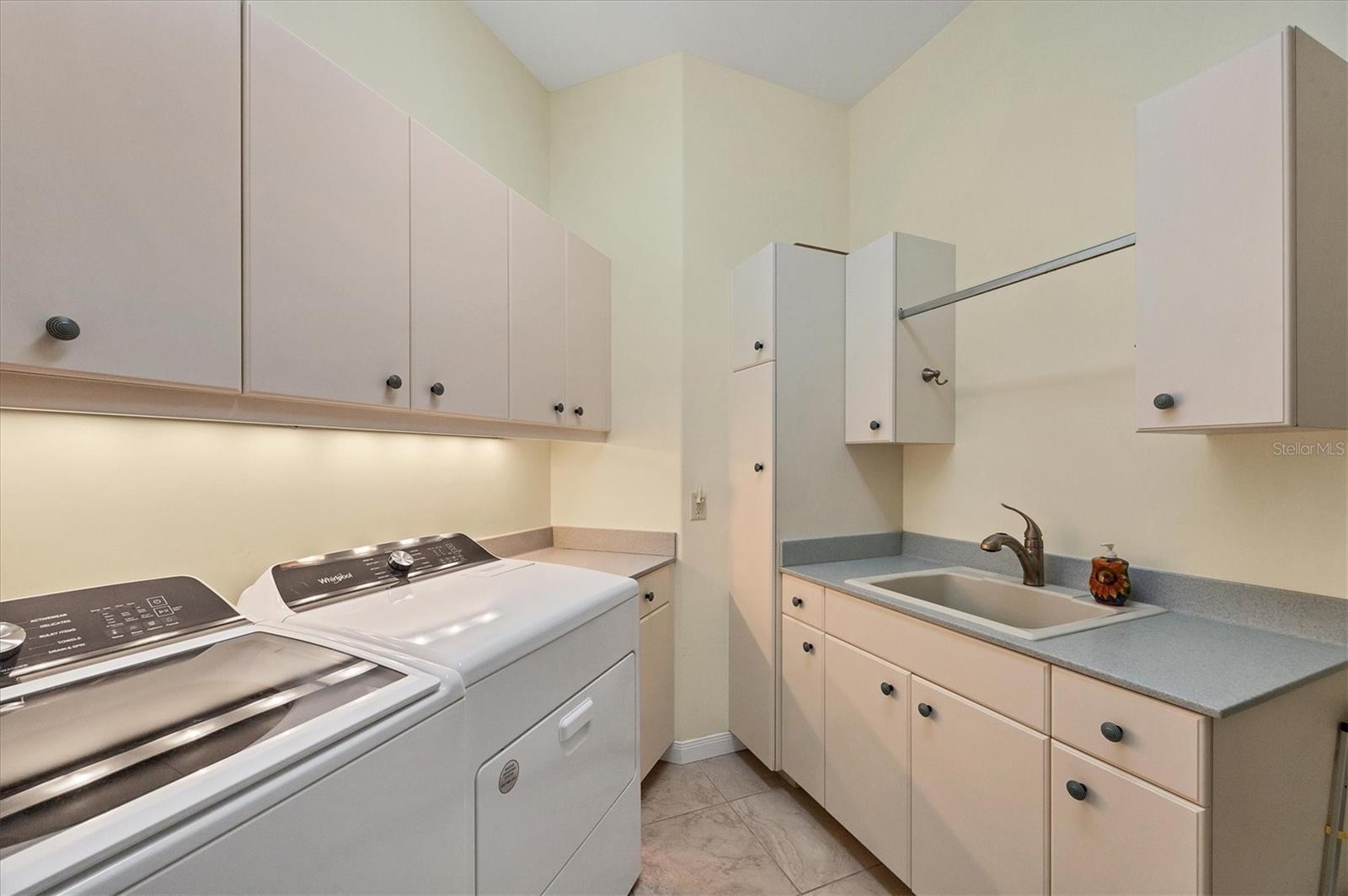 GROVE CITY SHORES E 07 - Residential