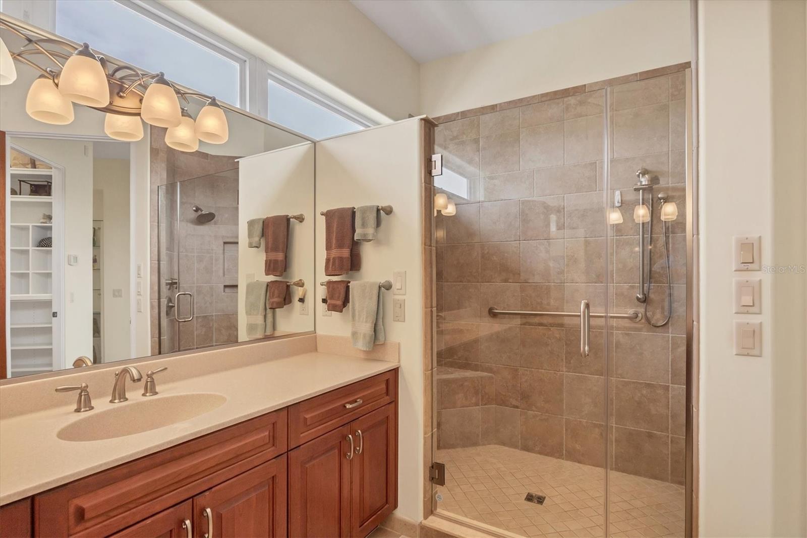 GROVE CITY SHORES E 07 - Residential