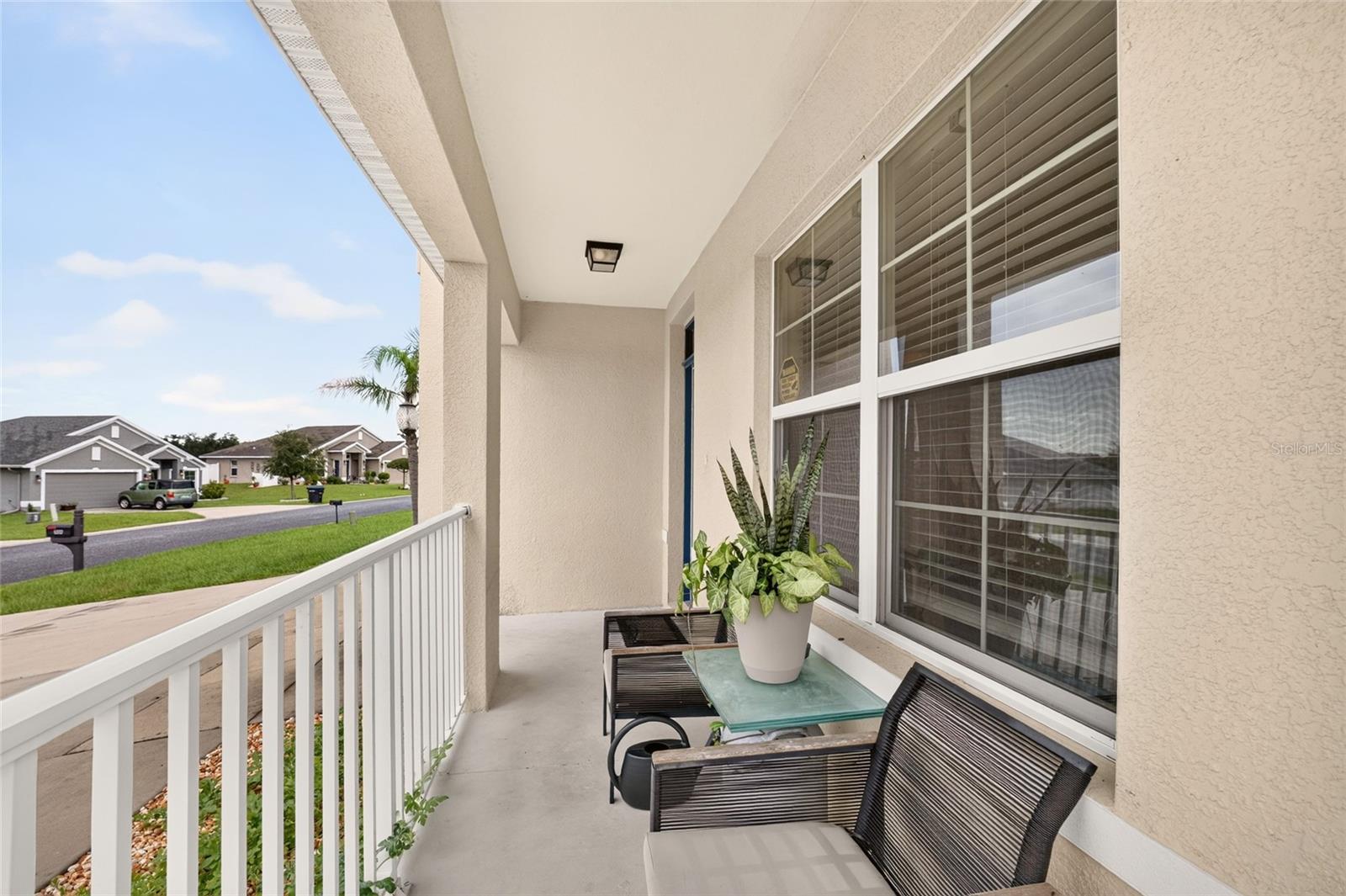 483 W RUNYON LOOP