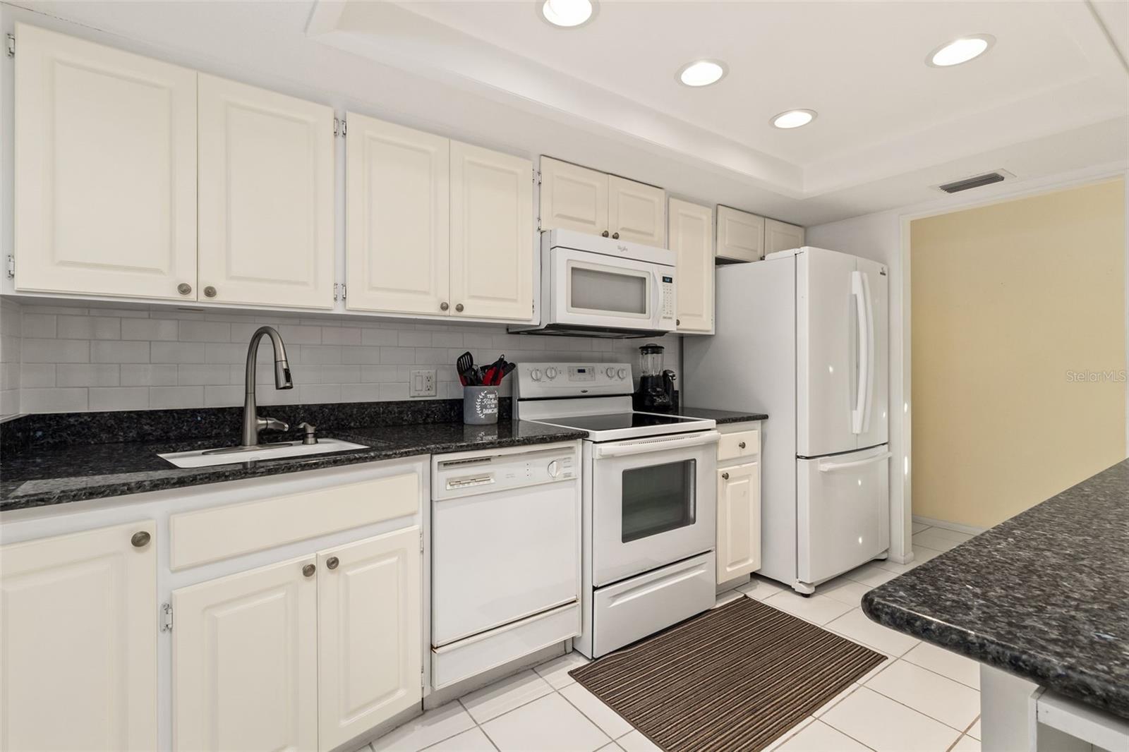 GOLDEN BEACH SUB - Residential