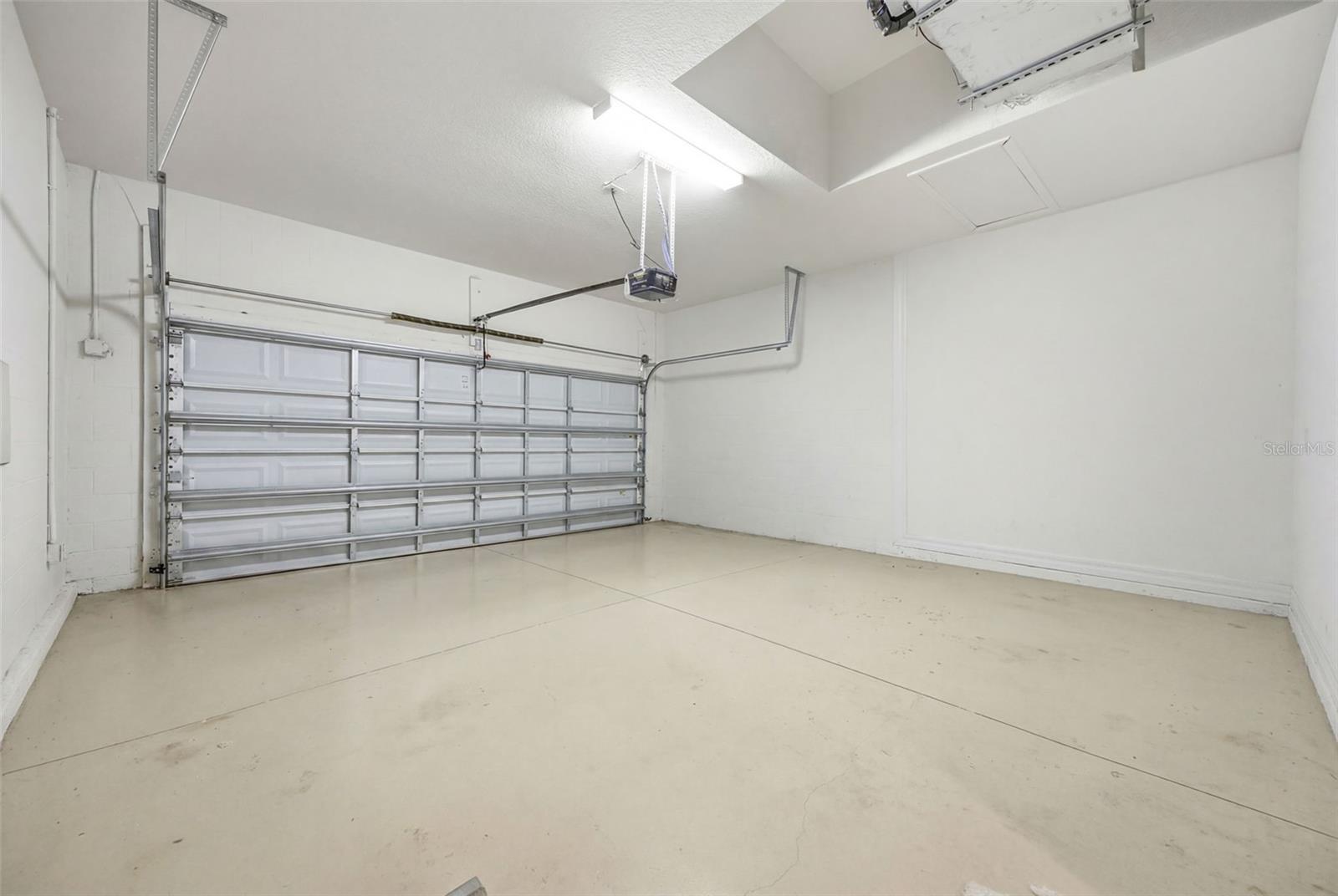 ARBOR GRANDE - Residential