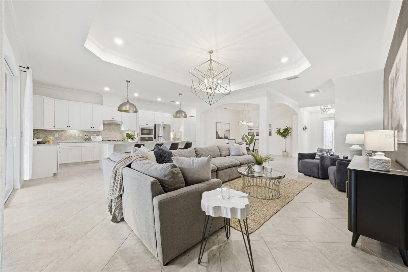 ARBOR GRANDE - Residential