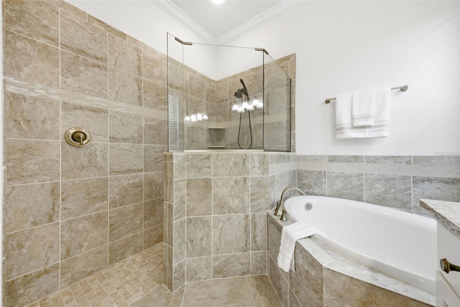 ARBOR GRANDE - Residential