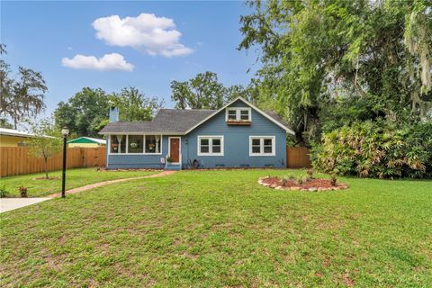Photo of 956 NE 5th Street, Ocala, FL 34470 (MLS # OM725000)
