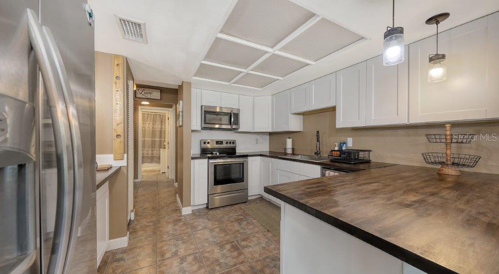 LAKE SARASOTA - Residential