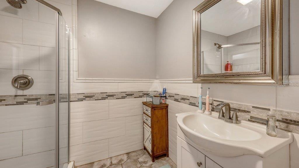 LAKE SARASOTA - Residential