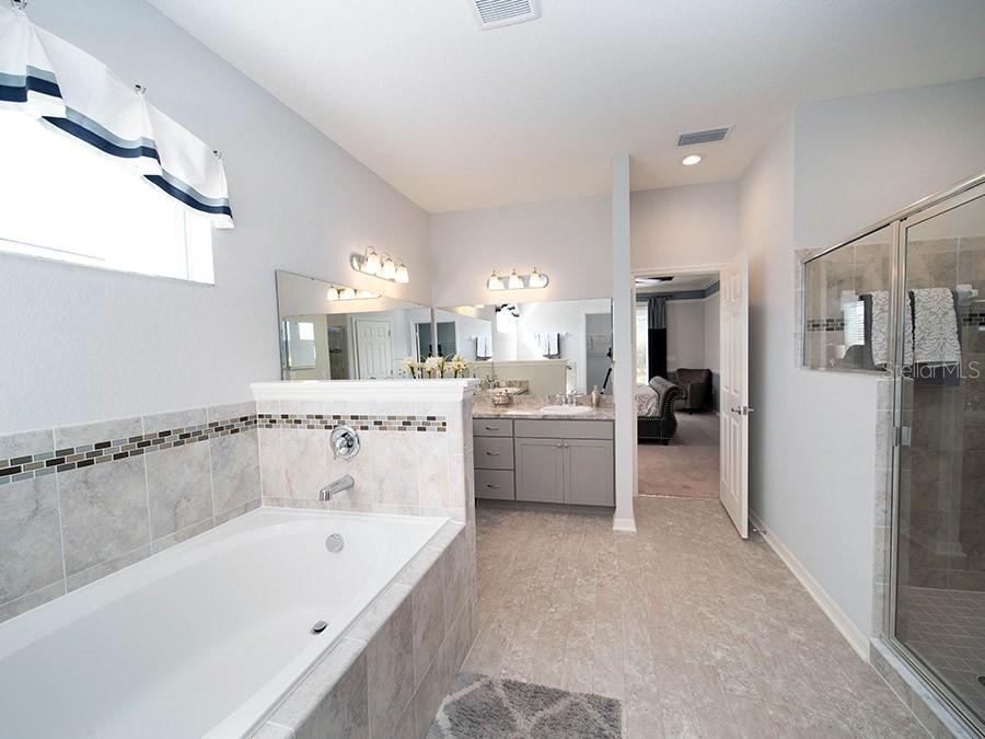 SUMMERCREST - Residential