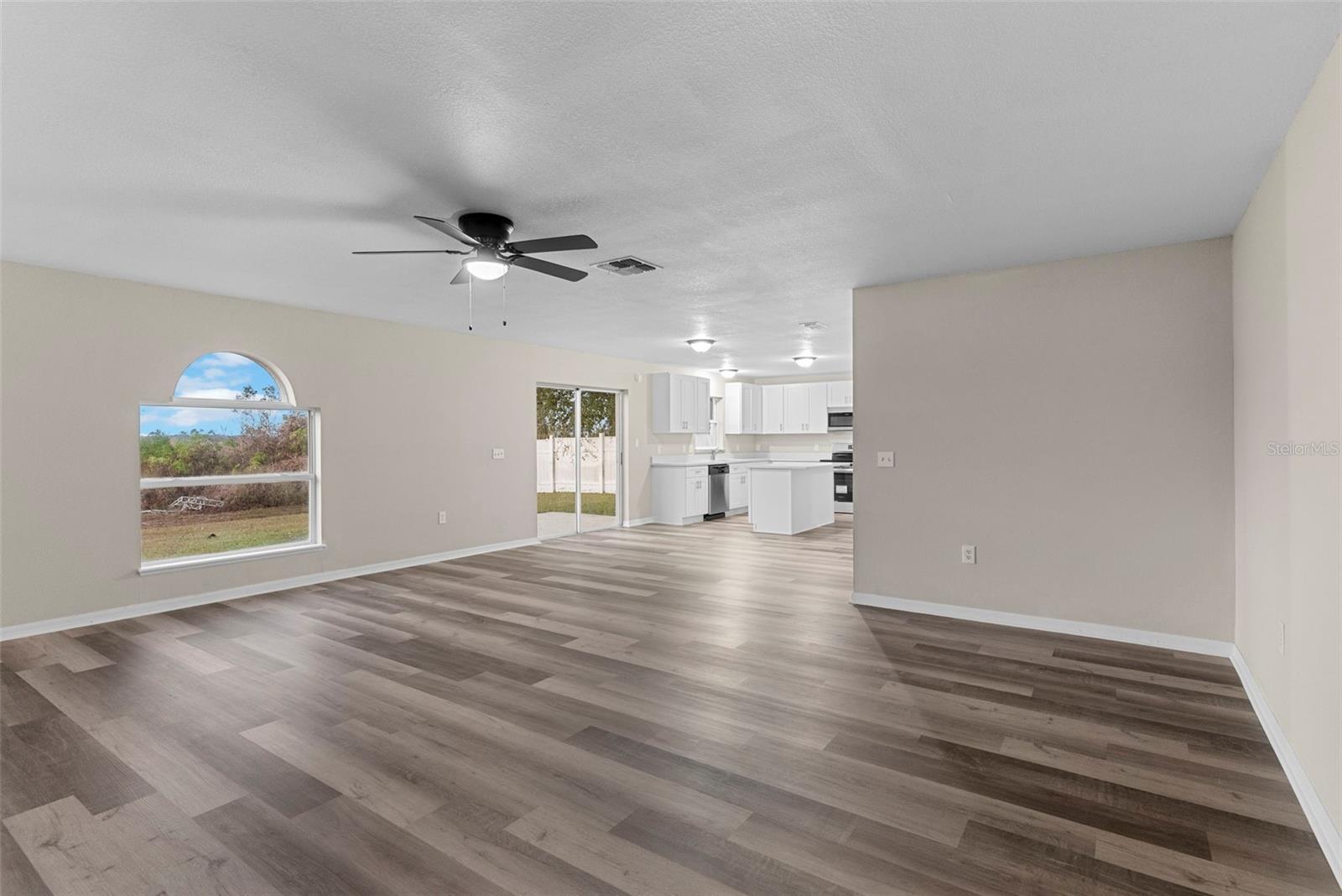 RANDA RDG PH 01 - Residential