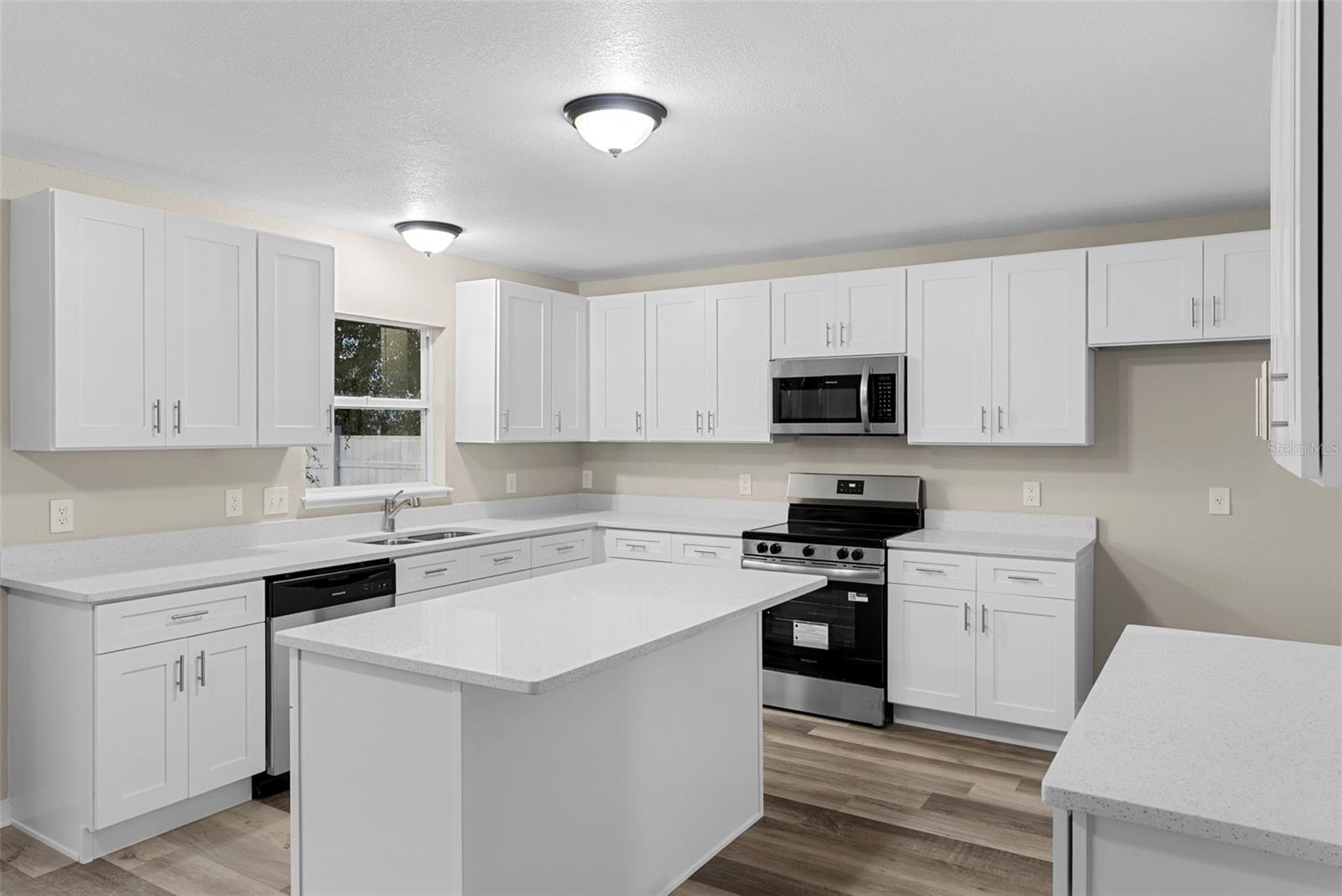 RANDA RDG PH 01 - Residential