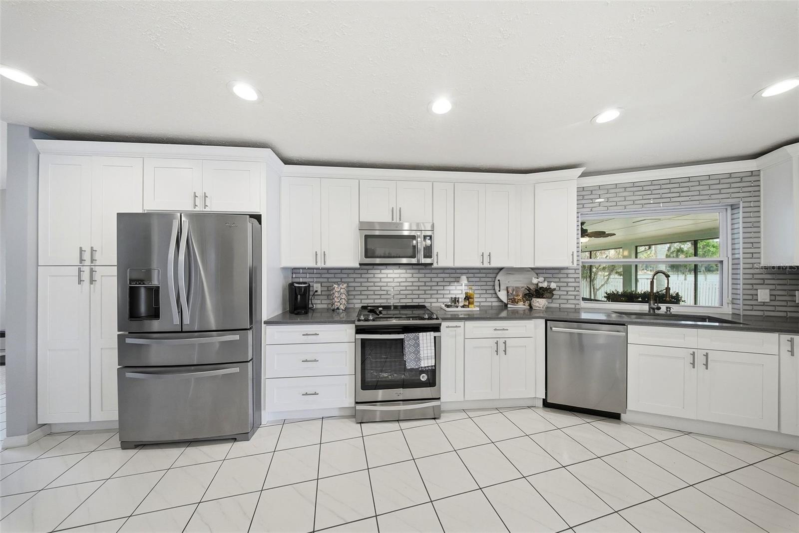 HOLLY LAKE ESTATES - Residential