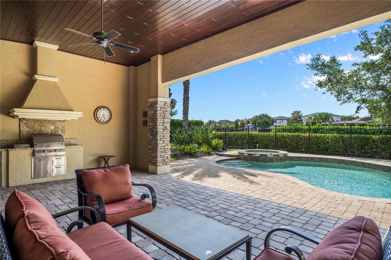 KEENES POINTE - Residential