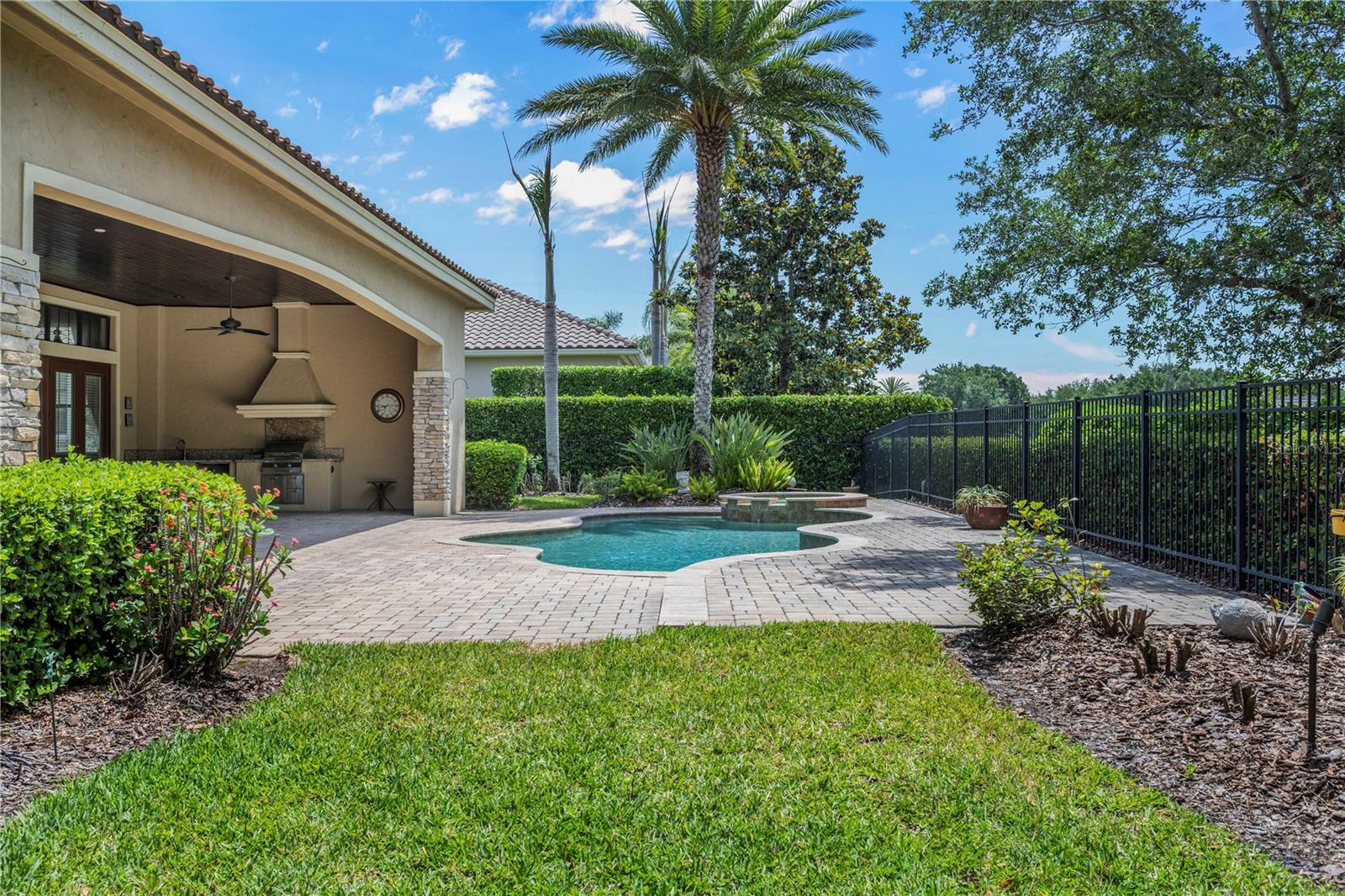KEENES POINTE - Residential