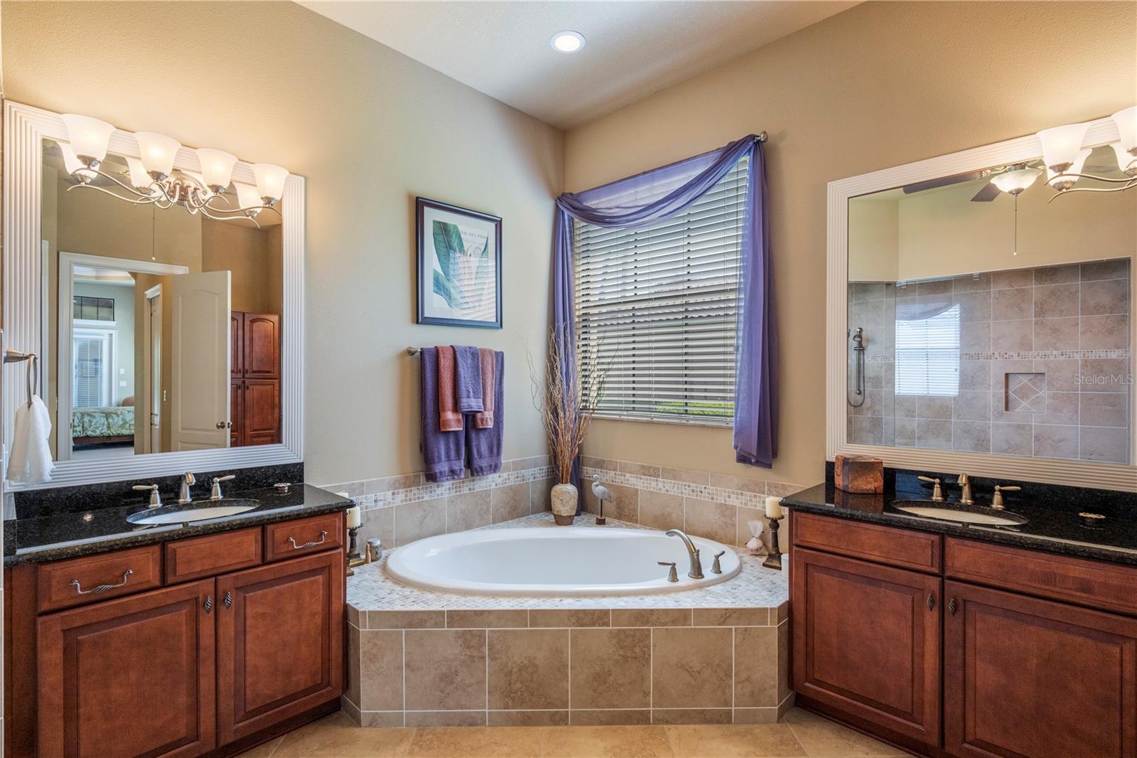 KEENES POINTE - Residential