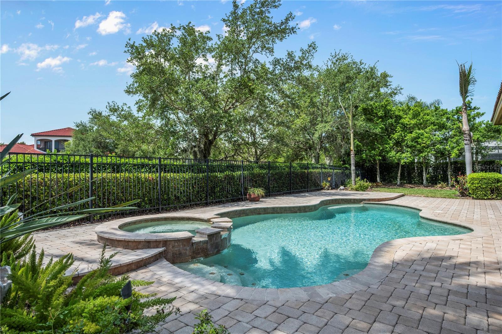 KEENES POINTE - Residential