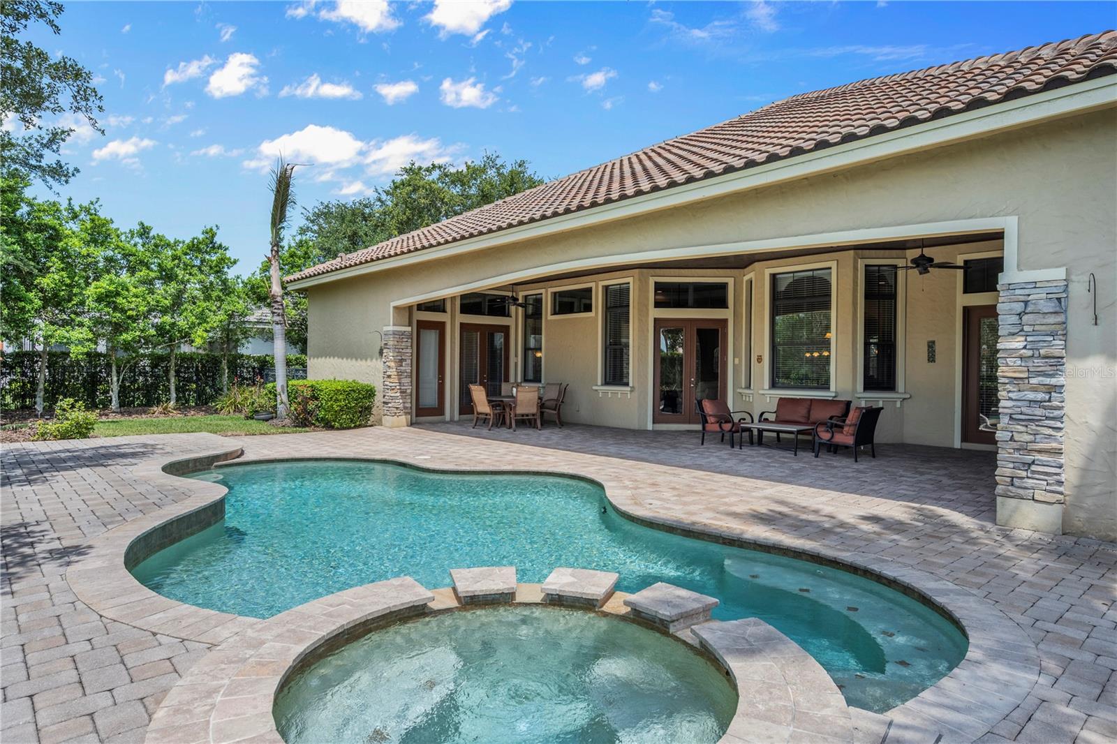 KEENES POINTE - Residential