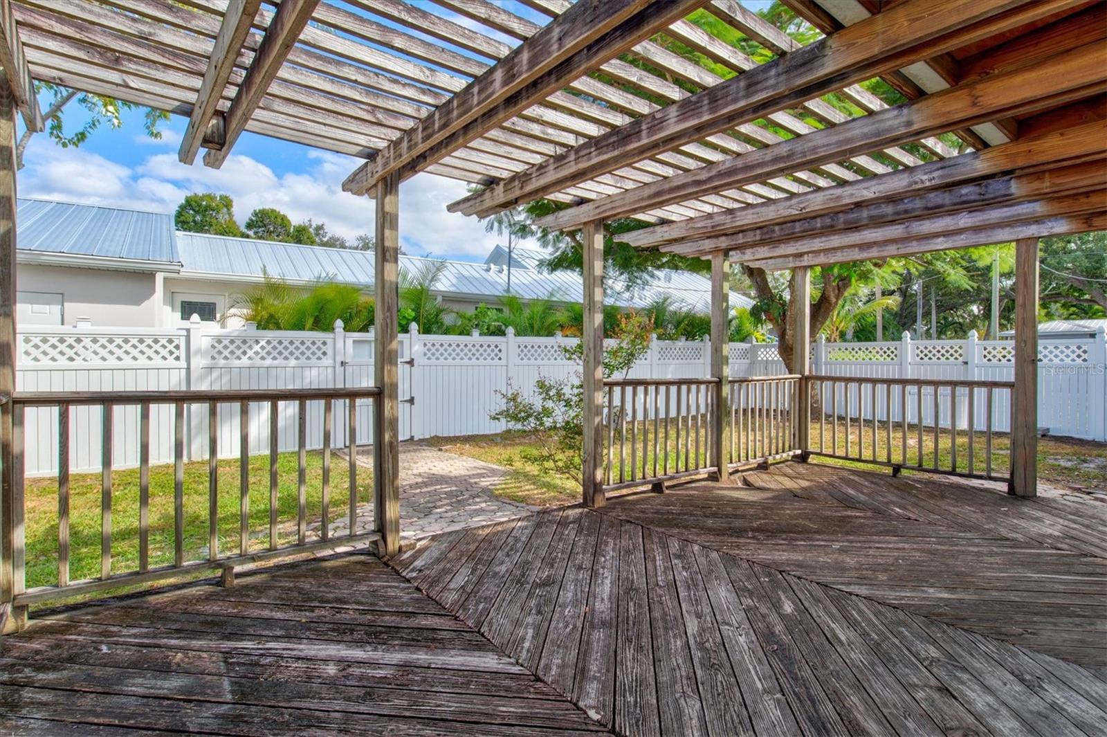 RIVERVIEW CONTINUED - Residential