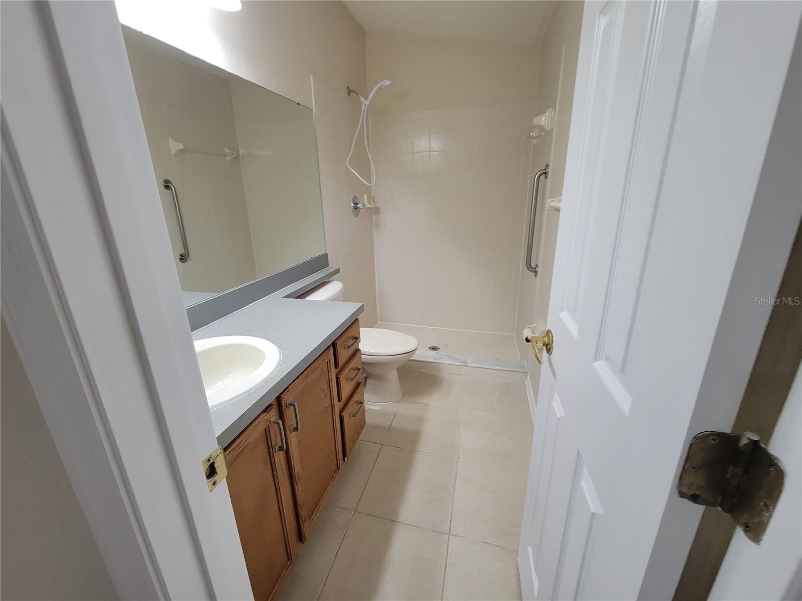 HIGHLAND SQUARE PH 01 - Residential Lease