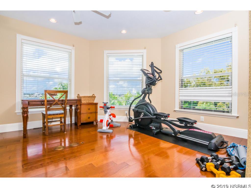 Peninsula Ave - Residential