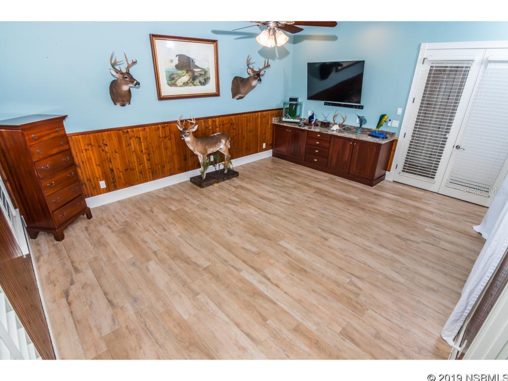 Peninsula Ave - Residential