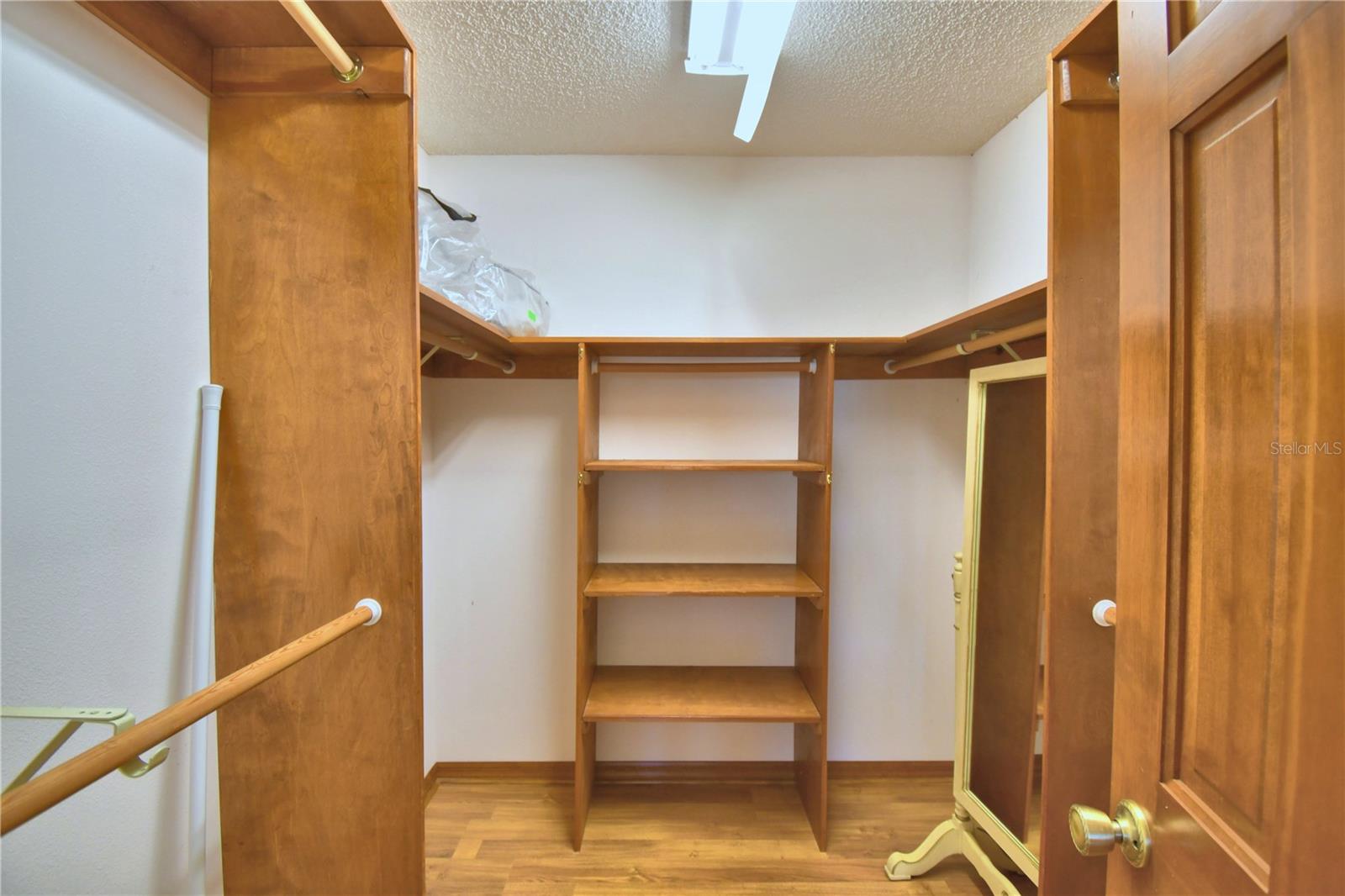 OAKVIEW ESTATES UN 3 - Residential